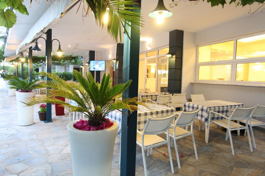 Hotel Alexandros เนปอรอย ภายนอก รูปภาพ